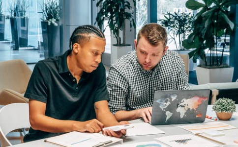 品牌战略咨询公司怎么做国际化战略