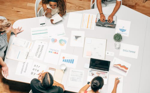 燃油车如何靠提升品牌战略与新能源车竞争？